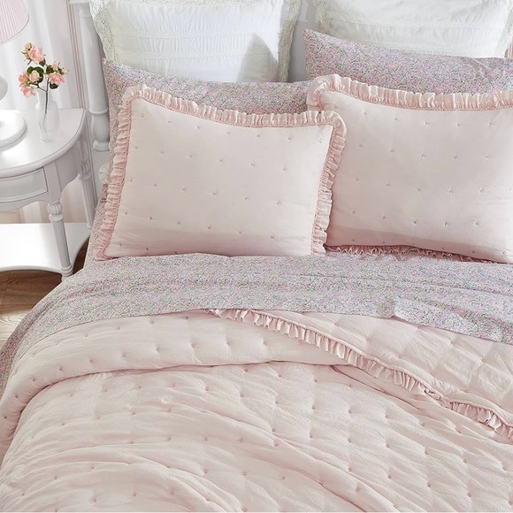 Laura Ashley Hailee Solid Pink Microfiber Quilt Set Queen - Picture 4 of 6